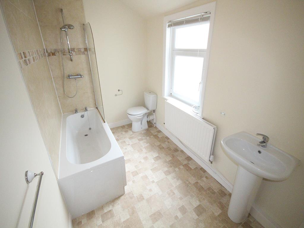 3 bedroom mid terrace house To Let in Barnoldswick - 2015-04-16 10.02.38.jpg